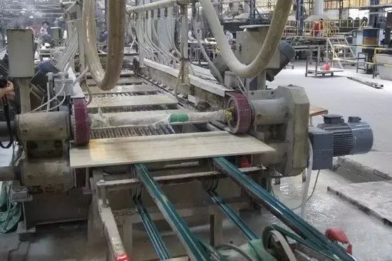 陶瓷廠異味大、被投訴，潔匠現場抽取廢氣做檢測、研制有效除臭劑！