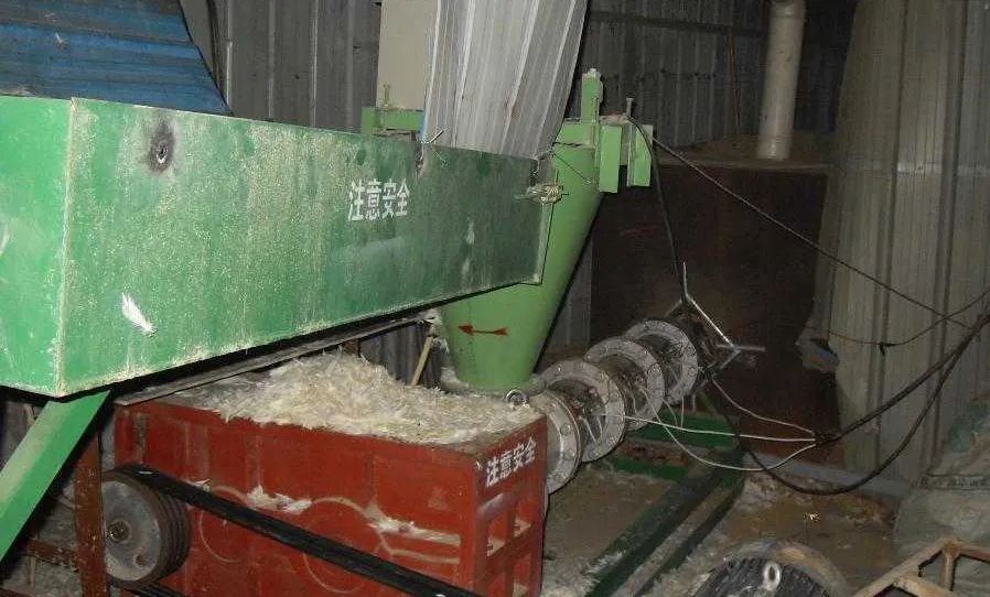 羽毛粉加工腥味、苦味、惡臭味混雜，看工業除臭劑如何快速除臭！